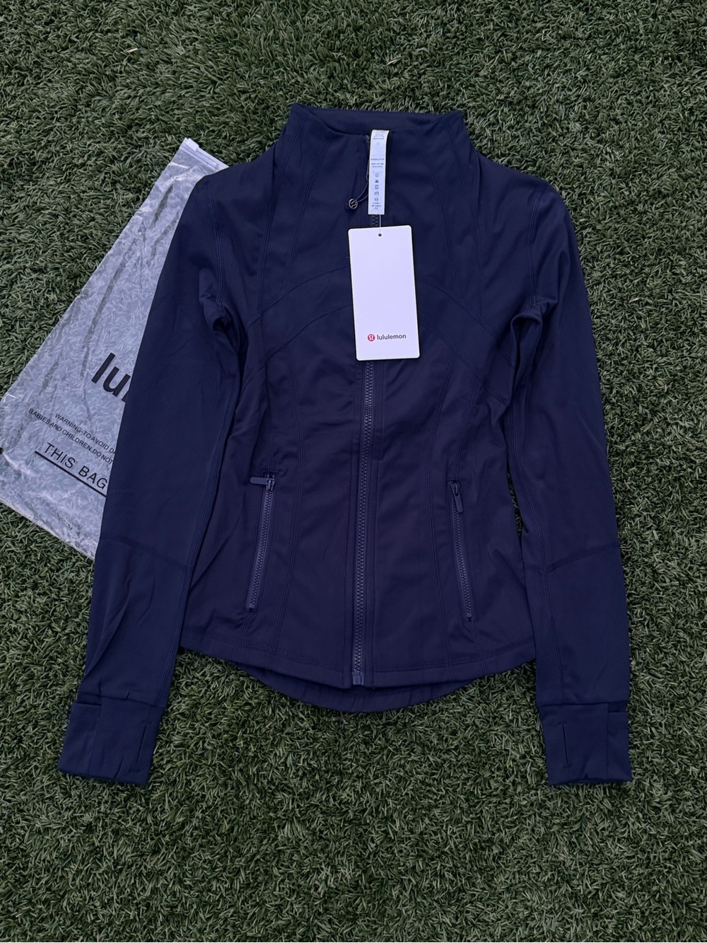 Navy blue lululemon womans define jacket size 2/4/6/8